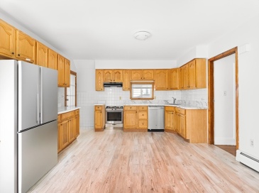 43 Sargent Ave, Somerville, Massachusetts, 3 Bedrooms Bedrooms, 6 Rooms Rooms,1 BathroomBathrooms,Residential Lease,For Rent,Sargent Ave,73535638