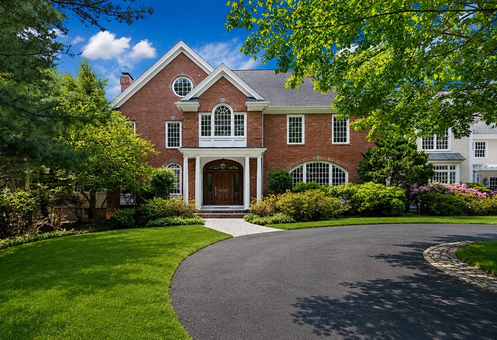 20 Longmeadow Drive, Westwood, Massachusetts, 6 Bedrooms Bedrooms, 16 Rooms Rooms,6.5 BathroomsBathrooms,Residential,For Sale,Longmeadow Drive,73535655