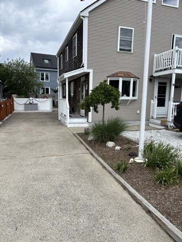 24 Pine Point Rd., Duxbury, Massachusetts, 3 Bedrooms Bedrooms, 7 Rooms Rooms,2 BathroomsBathrooms,Residential Lease,For Rent,Pine Point Rd.,73535676