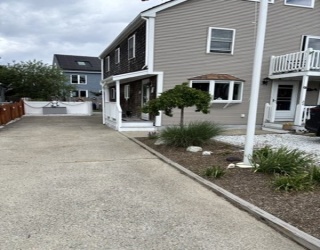 24 Pine Point Rd., Duxbury, Massachusetts, 3 Bedrooms Bedrooms, 7 Rooms Rooms,2 BathroomsBathrooms,Residential Lease,For Rent,Pine Point Rd.,73535676