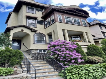 201 Rawson Rd, Brookline, Massachusetts, 3 Bedrooms Bedrooms, 6 Rooms Rooms,1 BathroomBathrooms,Residential Lease,For Rent,Rawson Rd,73535695 201 Rawson Rd, Brookline, Massachusetts, 3 Bedrooms Bedrooms, 6 Rooms Rooms,1 BathroomBathrooms,Residential Lease,For Rent,Rawson Rd,73535695