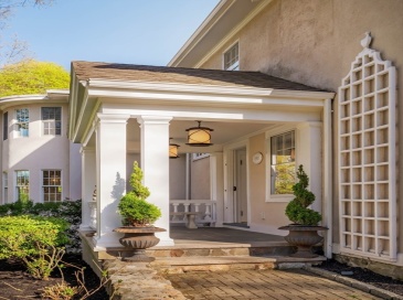 10 Rangeley Road, Winchester, Massachusetts, 5 Bedrooms Bedrooms, 15 Rooms Rooms,4.5 BathroomsBathrooms,Residential,For Sale,Rangeley Road,73535697