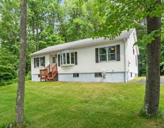 314 Maple St, Winchendon, Massachusetts, 3 Bedrooms Bedrooms, 6 Rooms Rooms,2 BathroomsBathrooms,Residential,For Sale,Maple St,73535680