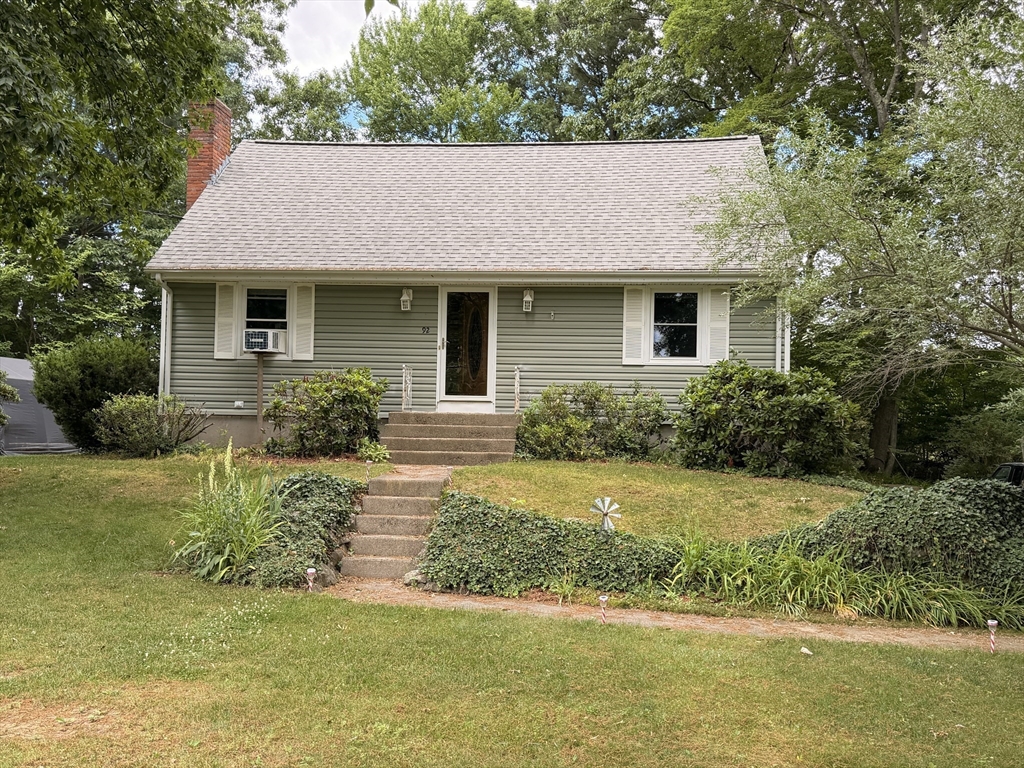 92 Horace Darling Dr, North Attleboro, Massachusetts, 3 Bedrooms Bedrooms, 6 Rooms Rooms,1.5 BathroomsBathrooms,Residential,For Sale,Horace Darling Dr,73535705