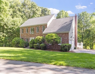 218 Stearns Rd, Marlborough, Massachusetts, 4 Bedrooms Bedrooms, 10 Rooms Rooms,2.5 BathroomsBathrooms,Residential,For Sale,Stearns Rd,73535706