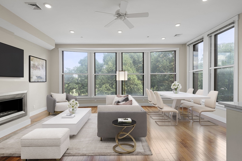132 Boylston Street, Boston, Massachusetts, 3 Bedrooms Bedrooms, 4 Rooms Rooms,2 BathroomsBathrooms,Residential Lease,For Rent,Boylston Street,73523193