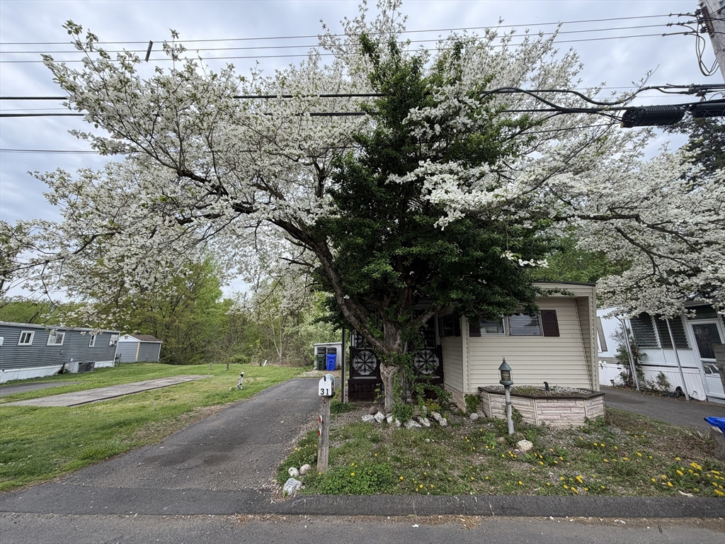 31 Rivermead, East Hartford, Connecticut, 1 Bedroom Bedrooms, 5 Rooms Rooms,1 BathroomBathrooms,Residential,For Sale,Rivermead,73535809