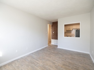 5 Beaver Park Rd, Framingham, Massachusetts, 1 Bedroom Bedrooms, 3 Rooms Rooms,1 BathroomBathrooms,Residential Lease,For Rent,Beaver Park Rd,73535736