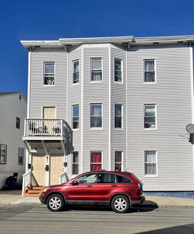 87-89 Margin St, Lawrence, Massachusetts, 9 Bedrooms Bedrooms, 15 Rooms Rooms,3 BathroomsBathrooms,Residential Income,For Sale,Margin St,73535749
