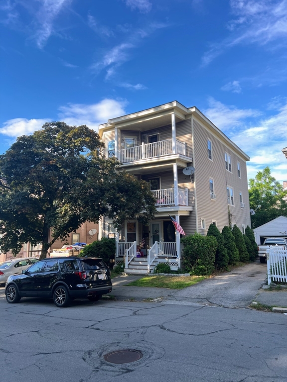 179-181 Grove St, Haverhill, Massachusetts, 3 Bedrooms Bedrooms, 6 Rooms Rooms,1 BathroomBathrooms,Residential Lease,For Rent,Grove St,73535760