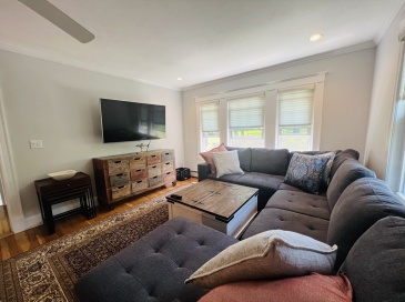 15 Abigail Ave, Quincy, Massachusetts, 3 Bedrooms Bedrooms, 6 Rooms Rooms,1 BathroomBathrooms,Residential Lease,For Rent,Abigail Ave,73535766