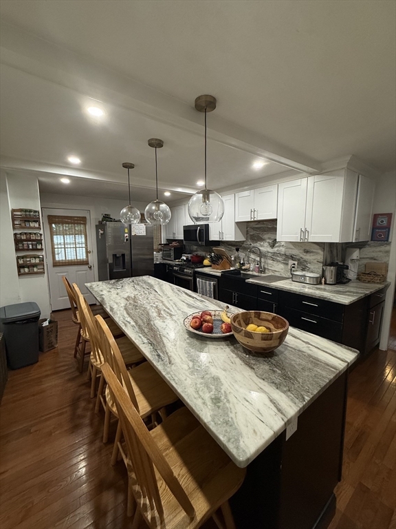 20 Oceanview, Winthrop, Massachusetts, 4 Bedrooms Bedrooms, 9 Rooms Rooms,1.5 BathroomsBathrooms,Residential Lease,For Rent,Oceanview,73535787