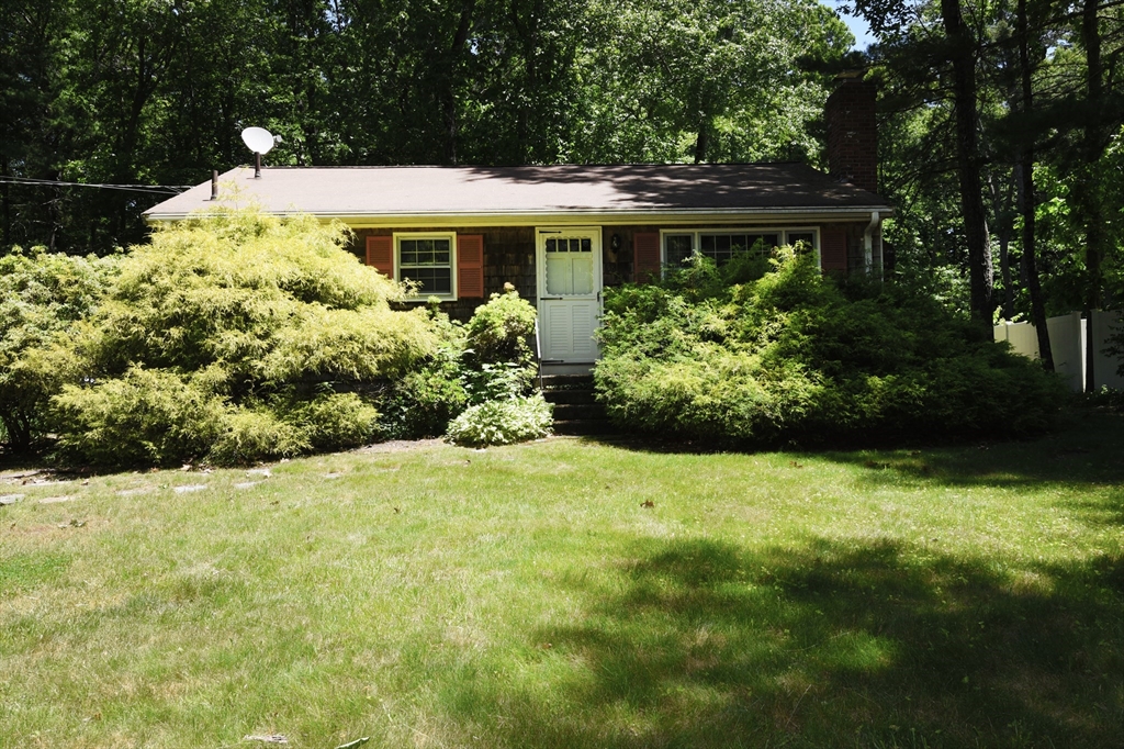 58 Carriage Road, Hanson, Massachusetts, 3 Bedrooms Bedrooms, 5 Rooms Rooms,1 BathroomBathrooms,Residential,For Sale,Carriage Road,73535788