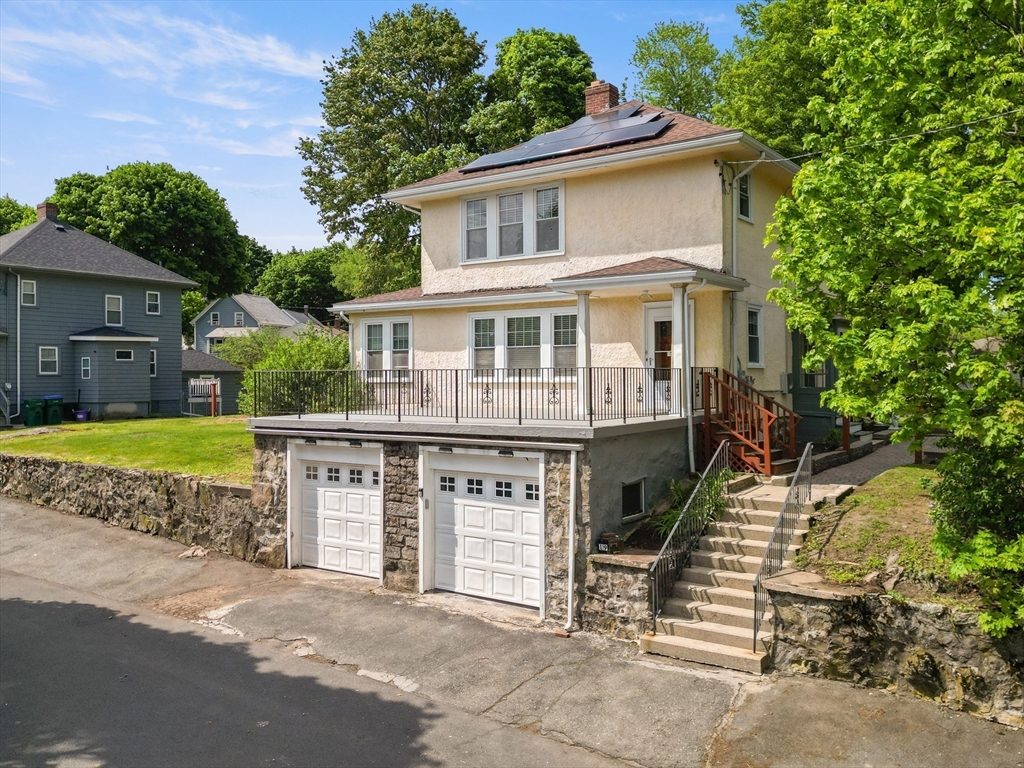 19 Boynton Street, Lynn, Massachusetts, 2 Bedrooms Bedrooms, 6 Rooms Rooms,1.5 BathroomsBathrooms,Residential,For Sale,Boynton Street,73535824