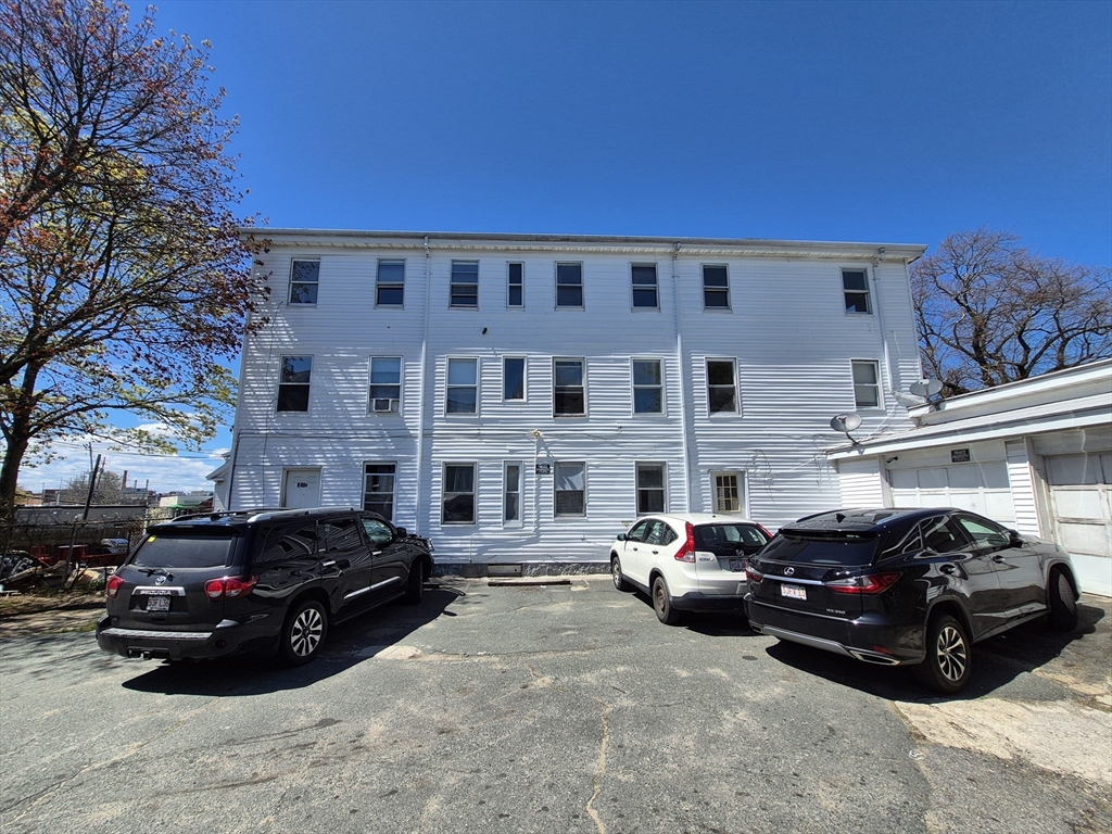 155R Washington St, Peabody, Massachusetts, 4 Bedrooms Bedrooms, 7 Rooms Rooms,1 BathroomBathrooms,Residential Lease,For Rent,Washington St,73535825