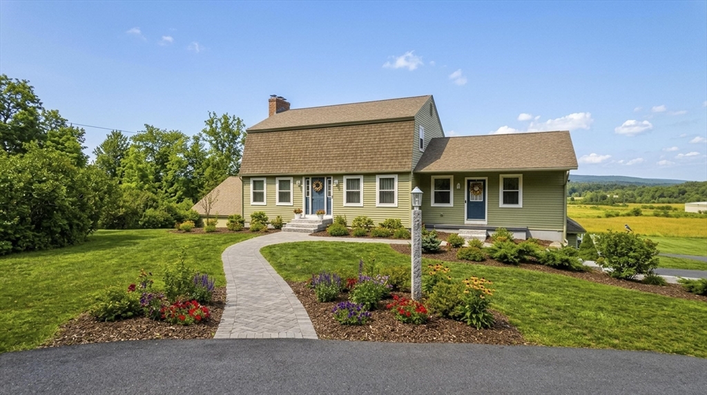 916 S East Street, Amherst, Massachusetts, 3 Bedrooms Bedrooms, 8 Rooms Rooms,3.5 BathroomsBathrooms,Residential,For Sale,S East Street,73501487