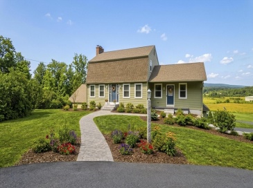 916 S East Street, Amherst, Massachusetts, 3 Bedrooms Bedrooms, 8 Rooms Rooms,3.5 BathroomsBathrooms,Residential,For Sale,S East Street,73501487