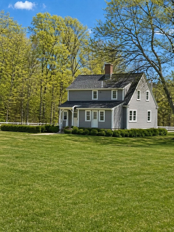 277 Dodge St, Beverly, Massachusetts, 3 Bedrooms Bedrooms, 6 Rooms Rooms,1.5 BathroomsBathrooms,Residential Lease,For Rent,Dodge St,73505486