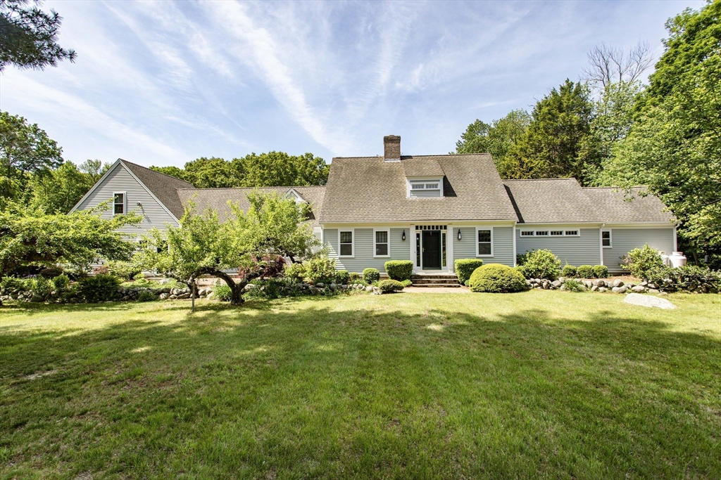26 Stetson Shrine Ln, Norwell, Massachusetts, 4 Bedrooms Bedrooms, 9 Rooms Rooms,3.5 BathroomsBathrooms,Residential,For Sale,Stetson Shrine Ln,73535829