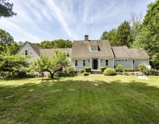 26 Stetson Shrine Ln, Norwell, Massachusetts, 4 Bedrooms Bedrooms, 9 Rooms Rooms,3.5 BathroomsBathrooms,Residential,For Sale,Stetson Shrine Ln,73535829