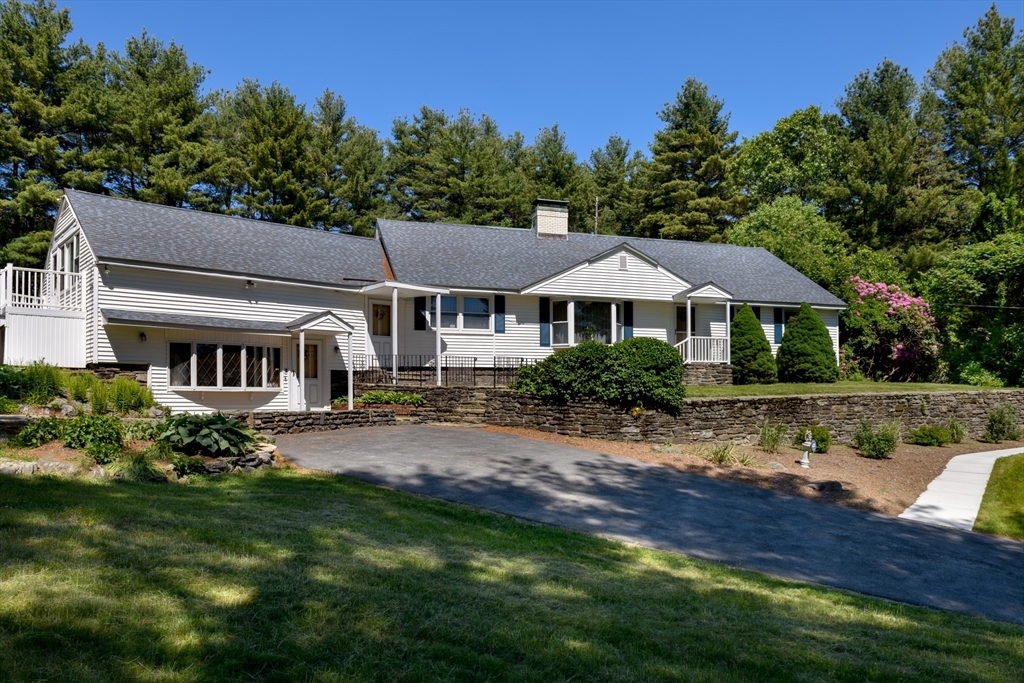 55 Oldcommon Road, Auburn, Massachusetts, 4 Bedrooms Bedrooms, 7 Rooms Rooms,3.5 BathroomsBathrooms,Residential,For Sale,Oldcommon Road,73535386