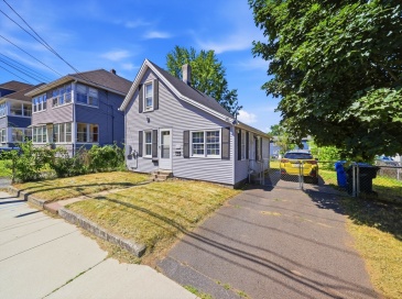 30 Mazarin St, Springfield, Massachusetts, 2 Bedrooms Bedrooms, 6 Rooms Rooms,1 BathroomBathrooms,Residential,For Sale,Mazarin St,73532552