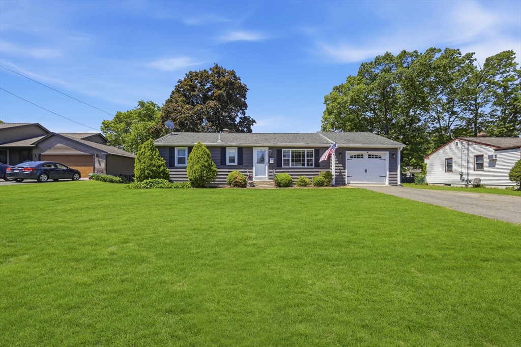 303 College St, Chicopee, Massachusetts, 3 Bedrooms Bedrooms, 6 Rooms Rooms,1 BathroomBathrooms,Residential,For Sale,College St,73535843