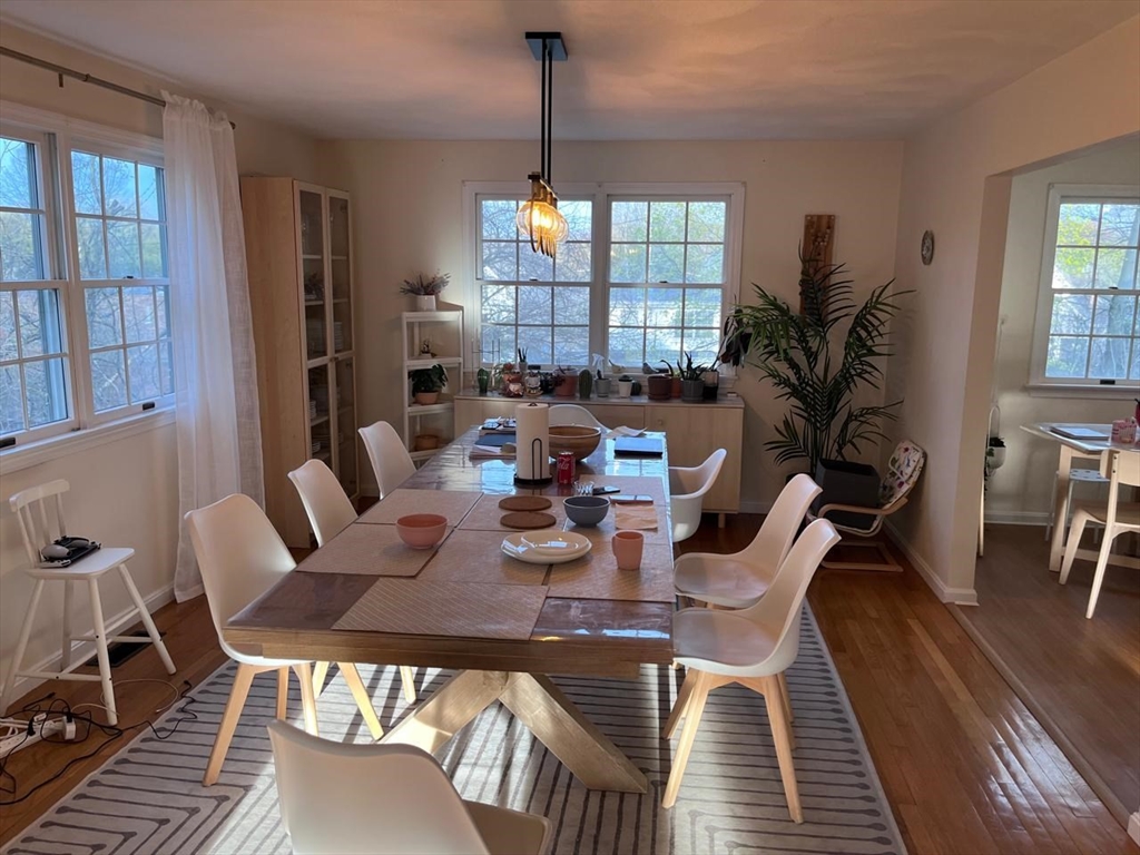 44-46 Troy Ln, Newton, Massachusetts, 4 Bedrooms Bedrooms, 9 Rooms Rooms,3.5 BathroomsBathrooms,Residential Lease,For Rent,Troy Ln,73535785