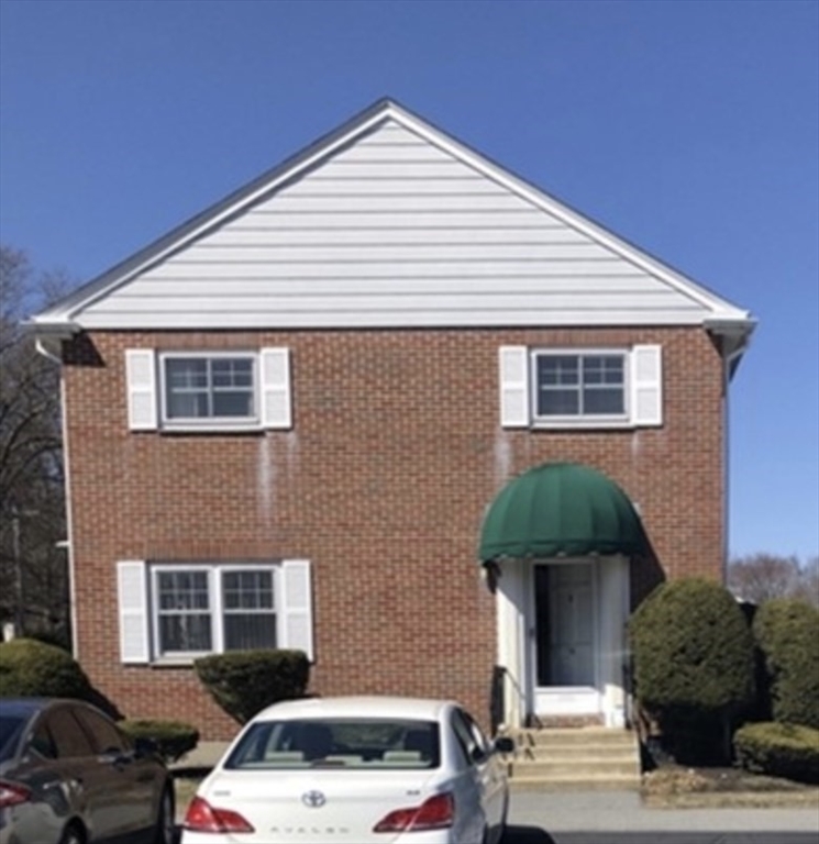 56 Emerson Gardens, Lexington, Massachusetts, 2 Bedrooms Bedrooms, 4 Rooms Rooms,1 BathroomBathrooms,Residential Lease,For Rent,Emerson Gardens,73535899