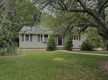 68 Davis Rd., Westport, Massachusetts, 3 Bedrooms Bedrooms, 6 Rooms Rooms,2 BathroomsBathrooms,Residential,For Sale,Davis Rd.,73535881