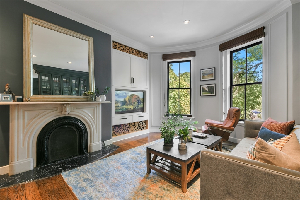 68 Waltham Street, Boston, Massachusetts, 2 Bedrooms Bedrooms, 5 Rooms Rooms,2 BathroomsBathrooms,Residential Lease,For Rent,Waltham Street,73535915
