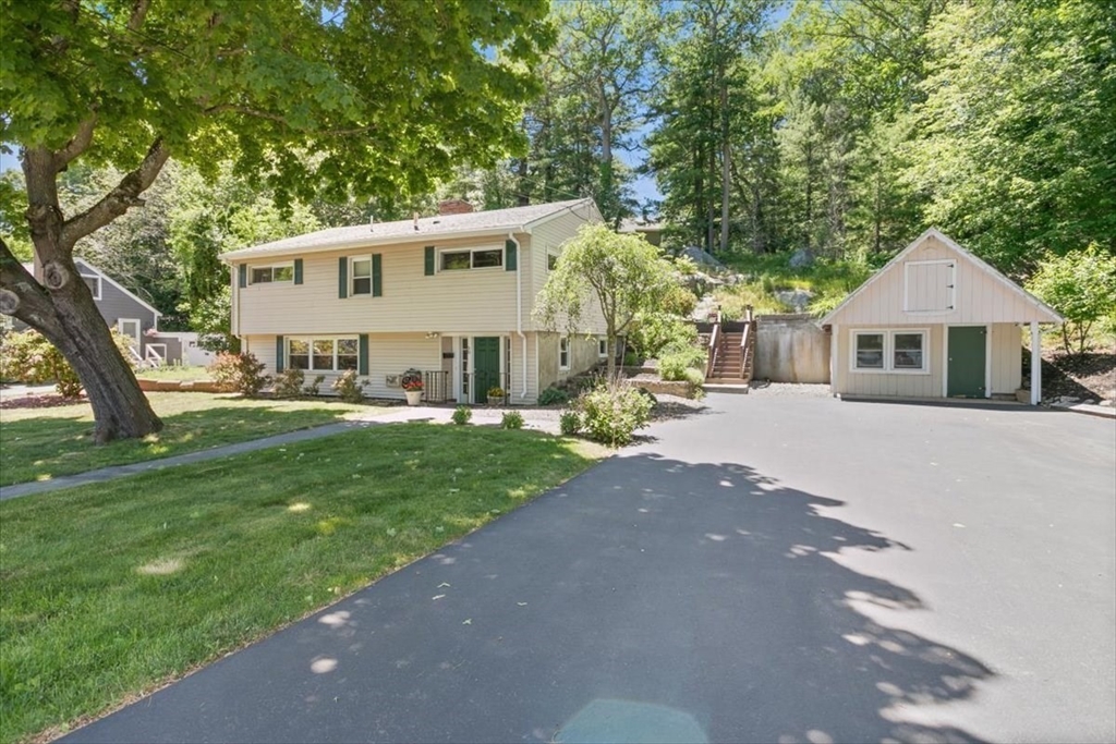 38 Brimbal Ave, Beverly, Massachusetts, 3 Bedrooms Bedrooms, 6 Rooms Rooms,1.5 BathroomsBathrooms,Residential,For Sale,Brimbal Ave,73535933