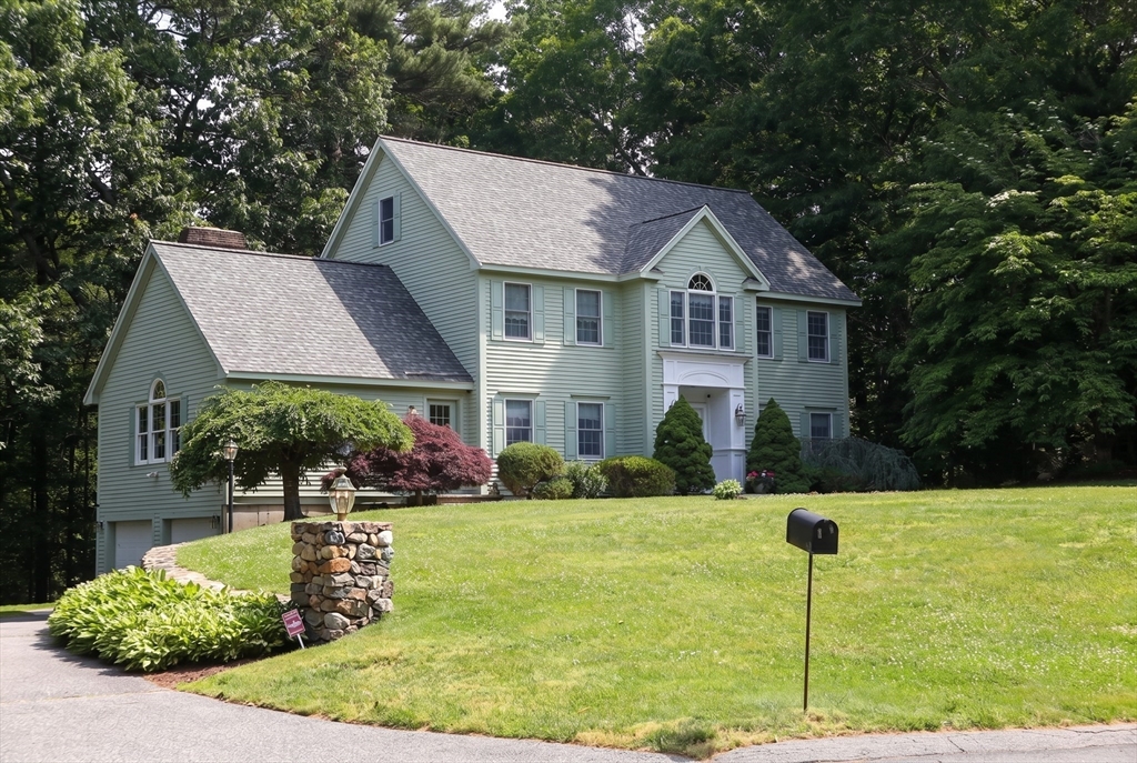 17 James Ave, Middleton, Massachusetts, 4 Bedrooms Bedrooms, 7 Rooms Rooms,2.5 BathroomsBathrooms,Residential,For Sale,James Ave,73535951