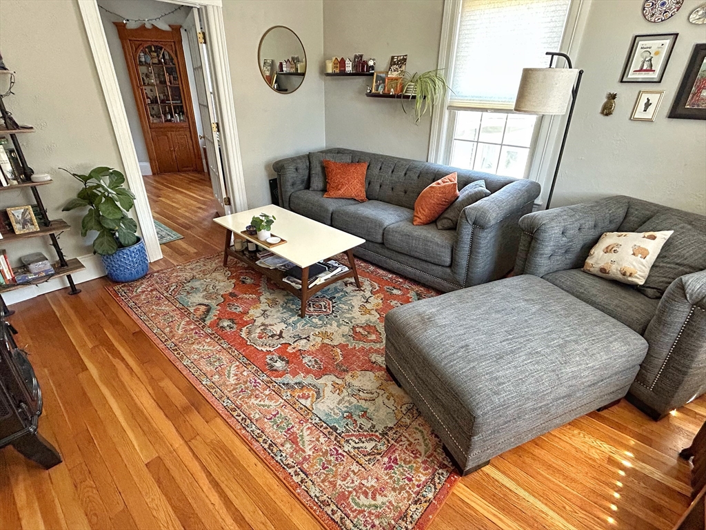 18 Ropes St, Salem, Massachusetts, 2 Bedrooms Bedrooms, 4 Rooms Rooms,1 BathroomBathrooms,Residential Lease,For Rent,Ropes St,73535908