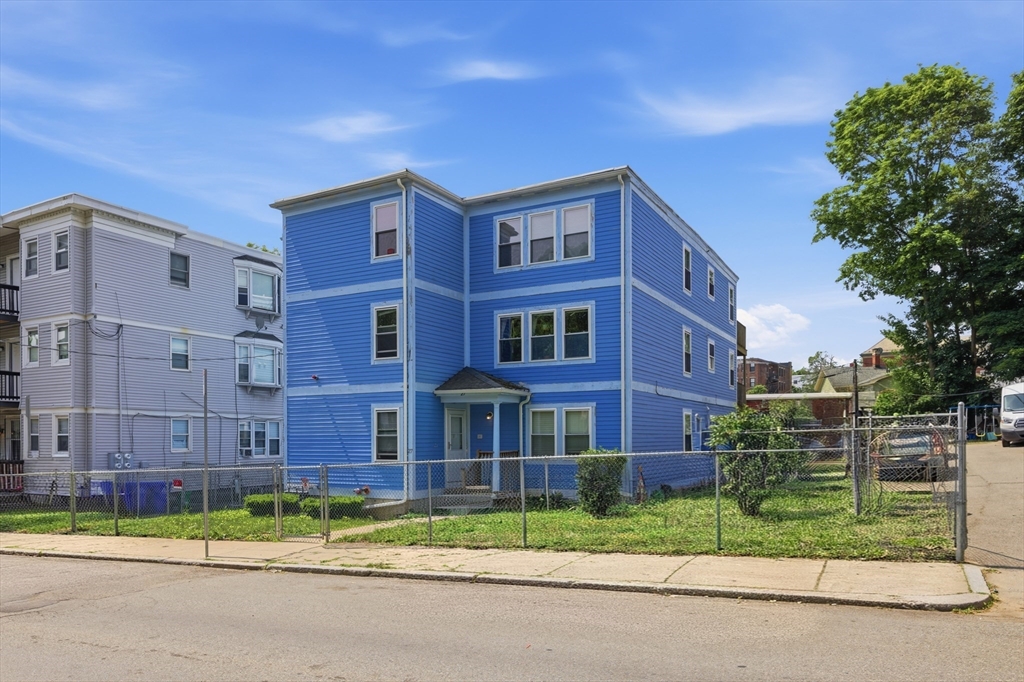 27 Ellington St, Boston, Massachusetts, 3 Bedrooms Bedrooms, 5 Rooms Rooms,2 BathroomsBathrooms,Residential,For Sale,Ellington St,73535879