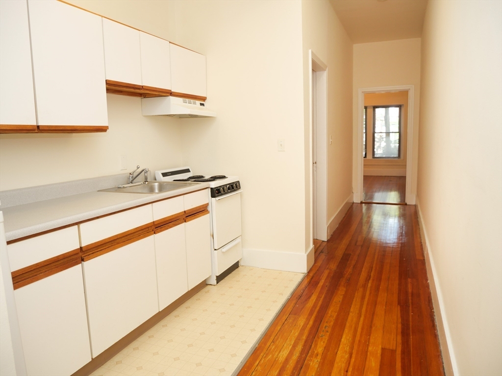 1382 Beacon, Brookline, Massachusetts, 1 Bedroom Bedrooms, 2 Rooms Rooms,1 BathroomBathrooms,Residential Lease,For Rent,Beacon,73535966