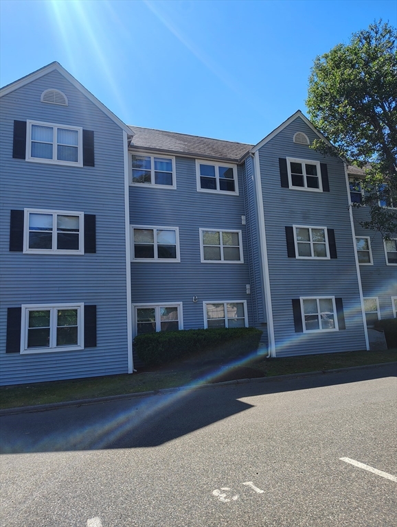 15 Longworth Avenue, Brockton, Massachusetts, 2 Bedrooms Bedrooms, 5 Rooms Rooms,1 BathroomBathrooms,Residential,For Sale,Longworth Avenue,73535952