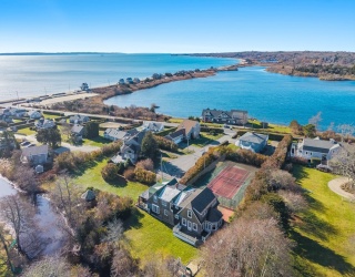 15 Hedge Lane, Falmouth, Massachusetts, 4 Bedrooms Bedrooms, 7 Rooms Rooms,3 BathroomsBathrooms,Residential,For Sale,Hedge Lane,73535978