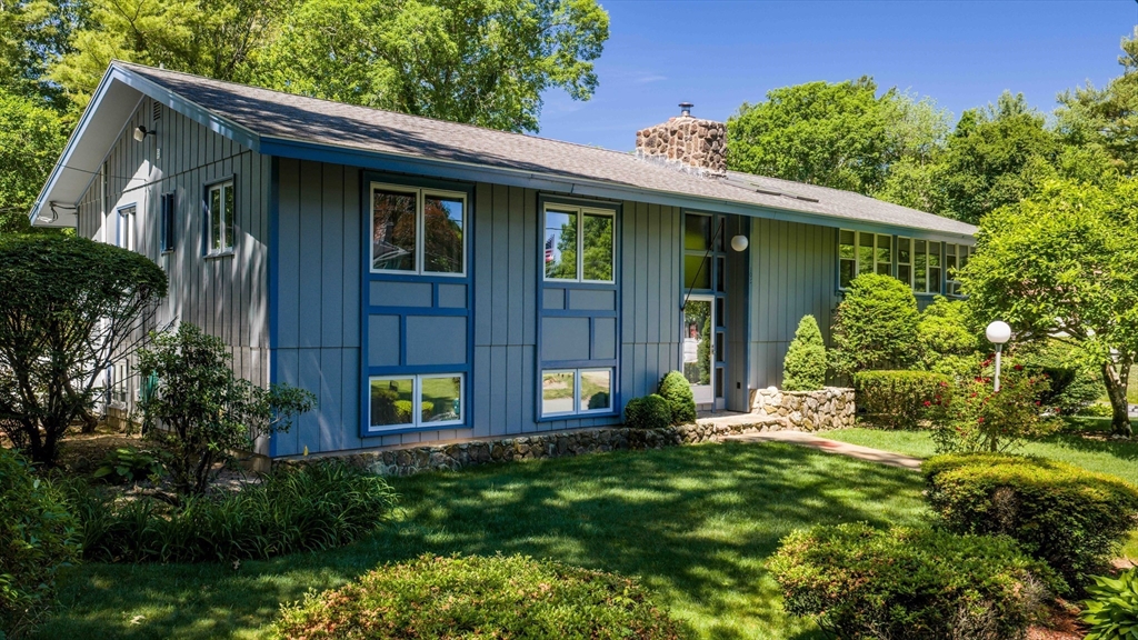 103 Brown Street, Dartmouth, Massachusetts, 4 Bedrooms Bedrooms, 7 Rooms Rooms,3 BathroomsBathrooms,Residential,For Sale,Brown Street,73535873