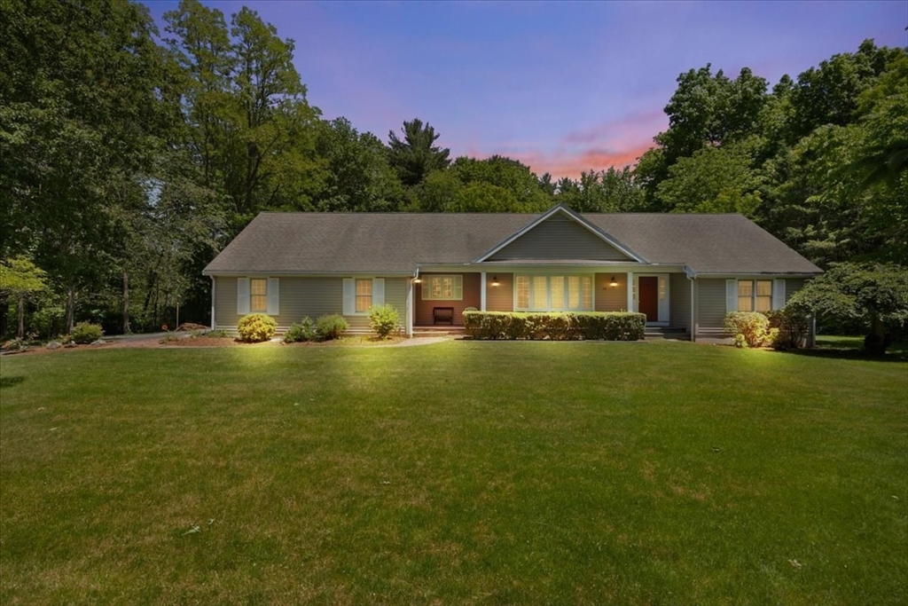 68 Middleboro Ave, Taunton, Massachusetts, 3 Bedrooms Bedrooms, 12 Rooms Rooms,2.5 BathroomsBathrooms,Residential,For Sale,Middleboro Ave,73535984