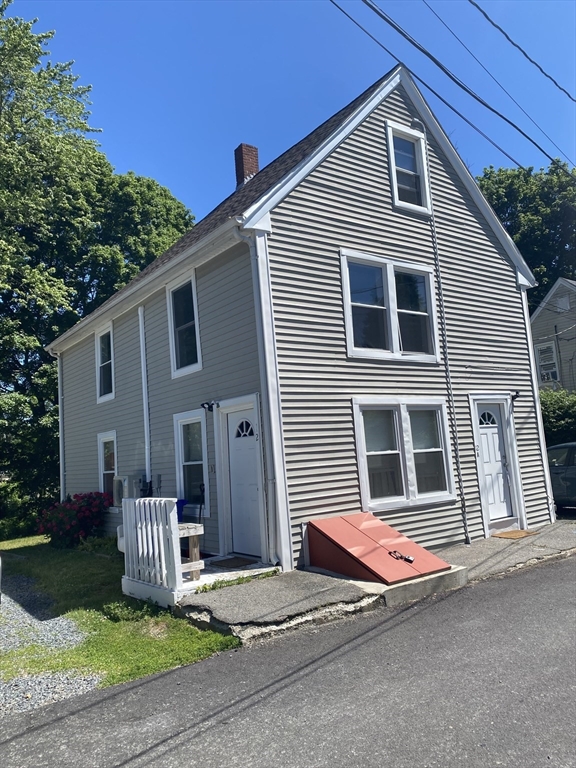 12 Campbell Ct, Taunton, Massachusetts, 6 Bedrooms Bedrooms, 10 Rooms Rooms,2 BathroomsBathrooms,Residential Income,For Sale,Campbell Ct,73535983
