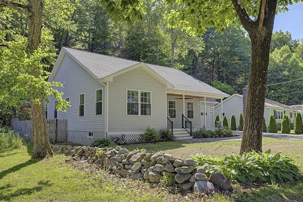 573 Federal Street, Belchertown, Massachusetts, 2 Bedrooms Bedrooms, 5 Rooms Rooms,2 BathroomsBathrooms,Residential,For Sale,Federal Street,73535987