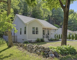 573 Federal Street, Belchertown, Massachusetts, 2 Bedrooms Bedrooms, 5 Rooms Rooms,2 BathroomsBathrooms,Residential,For Sale,Federal Street,73535987