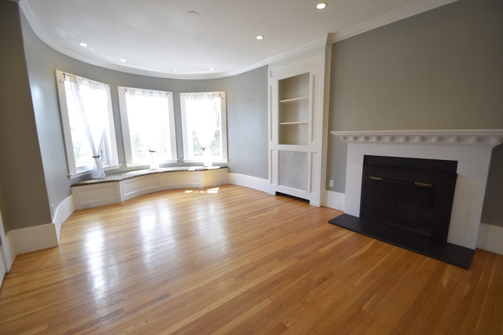 1402 Beacon St., Brookline, Massachusetts, 1 Bedroom Bedrooms, 4 Rooms Rooms,1 BathroomBathrooms,Residential Lease,For Rent,Beacon St.,73535986