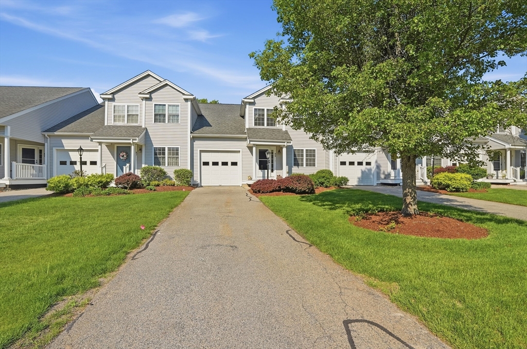877 Auburnville Way, Whitman, Massachusetts, 2 Bedrooms Bedrooms, 8 Rooms Rooms,2 BathroomsBathrooms,Residential,For Sale,Auburnville Way,73535803