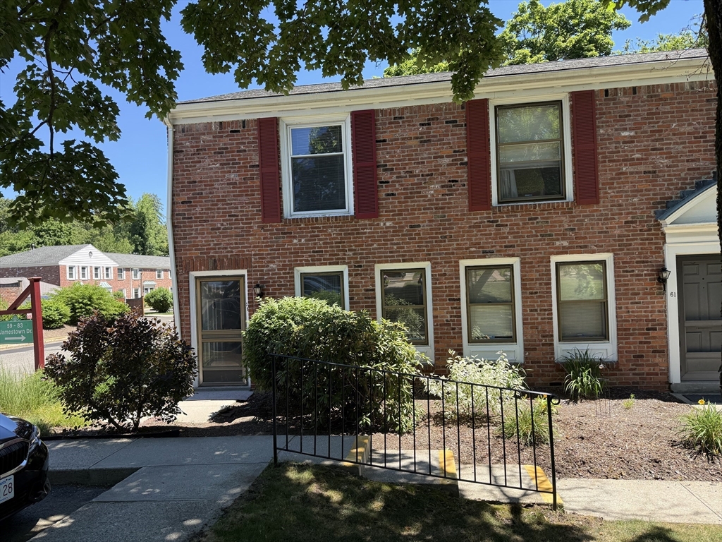 59 Jamestown Dr, Springfield, Massachusetts, 2 Bedrooms Bedrooms, 4 Rooms Rooms,1.5 BathroomsBathrooms,Residential,For Sale,Jamestown Dr,73536003