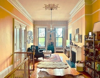 41 Monument Square, Boston, Massachusetts, 2 Bedrooms Bedrooms, 4 Rooms Rooms,2 BathroomsBathrooms,Residential Lease,For Rent,Monument Square,73536008