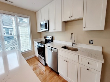 64 Waverly, Boston, Massachusetts, 4 Bedrooms Bedrooms, 6 Rooms Rooms,3 BathroomsBathrooms,Residential Lease,For Rent,Waverly,73536010 64 Waverly, Boston, Massachusetts, 4 Bedrooms Bedrooms, 6 Rooms Rooms,3 BathroomsBathrooms,Residential Lease,For Rent,Waverly,73536010