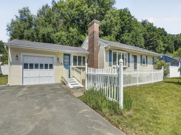 31 Shaker Rd, Westfield, Massachusetts, 3 Bedrooms Bedrooms, 6 Rooms Rooms,1 BathroomBathrooms,Residential,For Sale,Shaker Rd,73536039