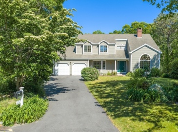 1 Punch Bowl Dr, Falmouth, Massachusetts, 5 Bedrooms Bedrooms, 8 Rooms Rooms,3.5 BathroomsBathrooms,Residential,For Sale,Punch Bowl Dr,73536050
